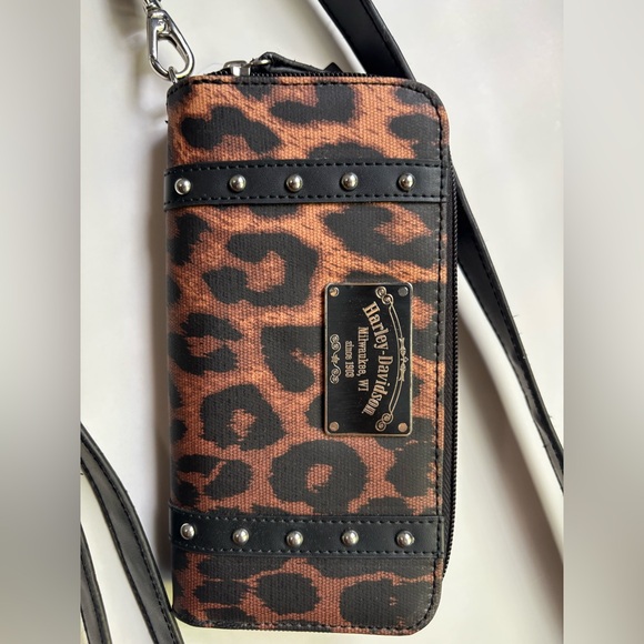 Harley Davidson Leopard Print Crossbody Bag Set - Picture 3 of 8